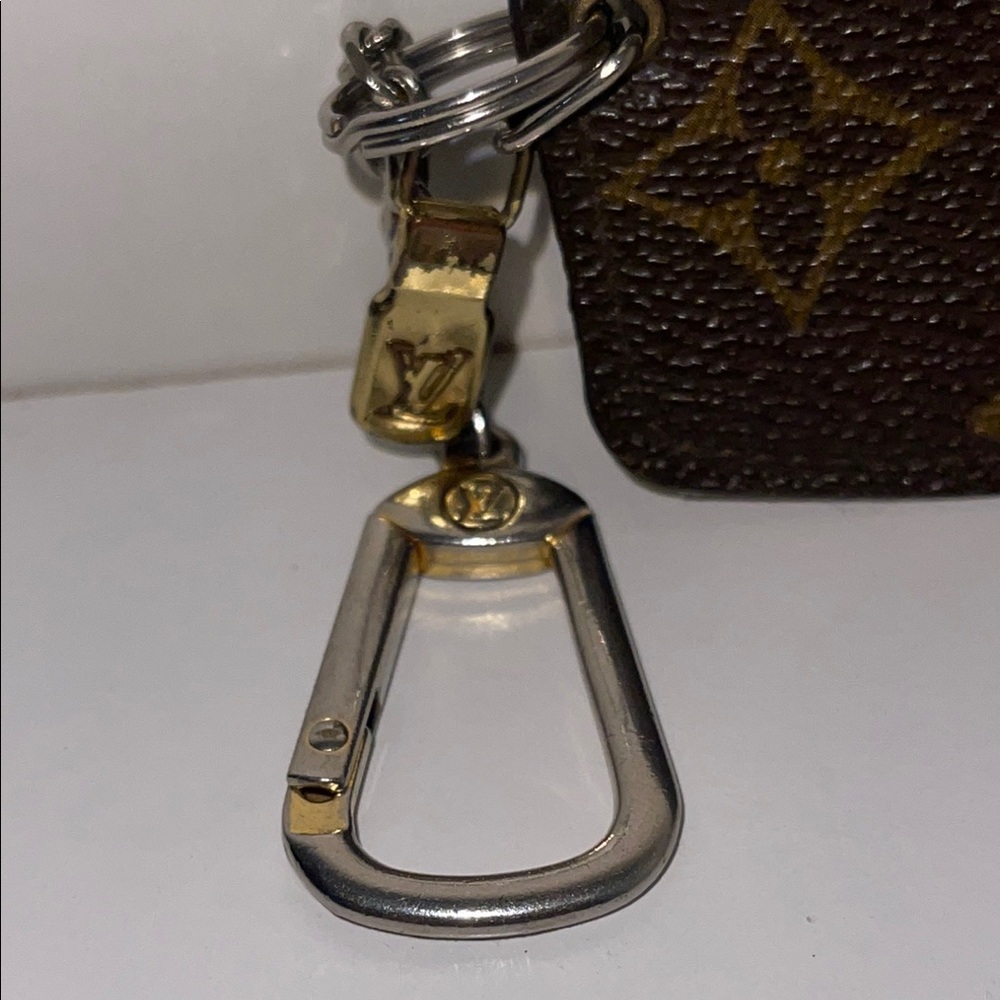 Louis Vuitton Monogram Key Pouch - Picture 10 of 16